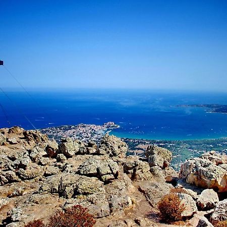 Appartement Spacieux En Face Du Port Calvi  Kültér fotó
