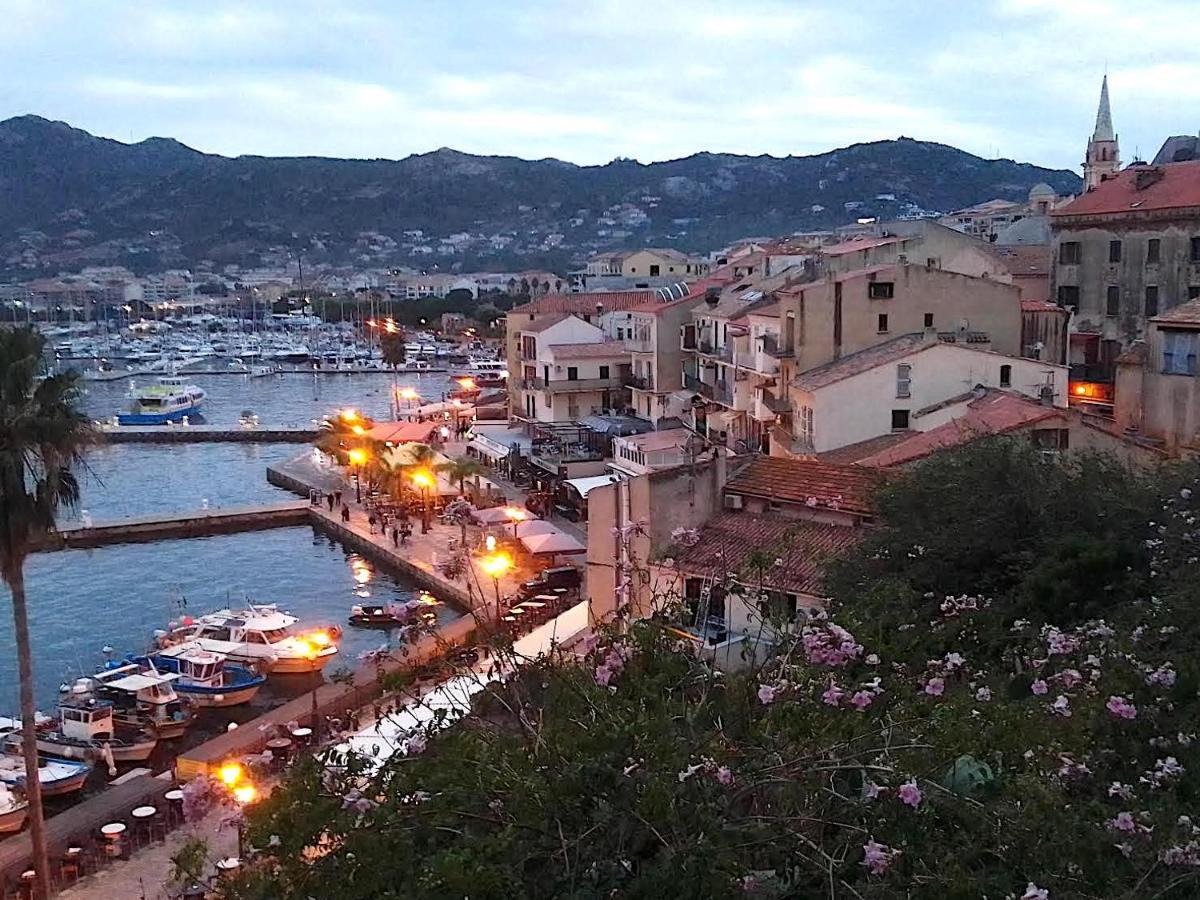 Appartement Spacieux En Face Du Port Calvi  Kültér fotó